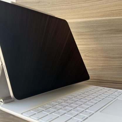 iPad Pro M2 12,9"Polegadas 256GB SPACE GRAY + Apple Pencil 2ª Geração + Magic Keyboard BRANCO (seminovo) - Image 2