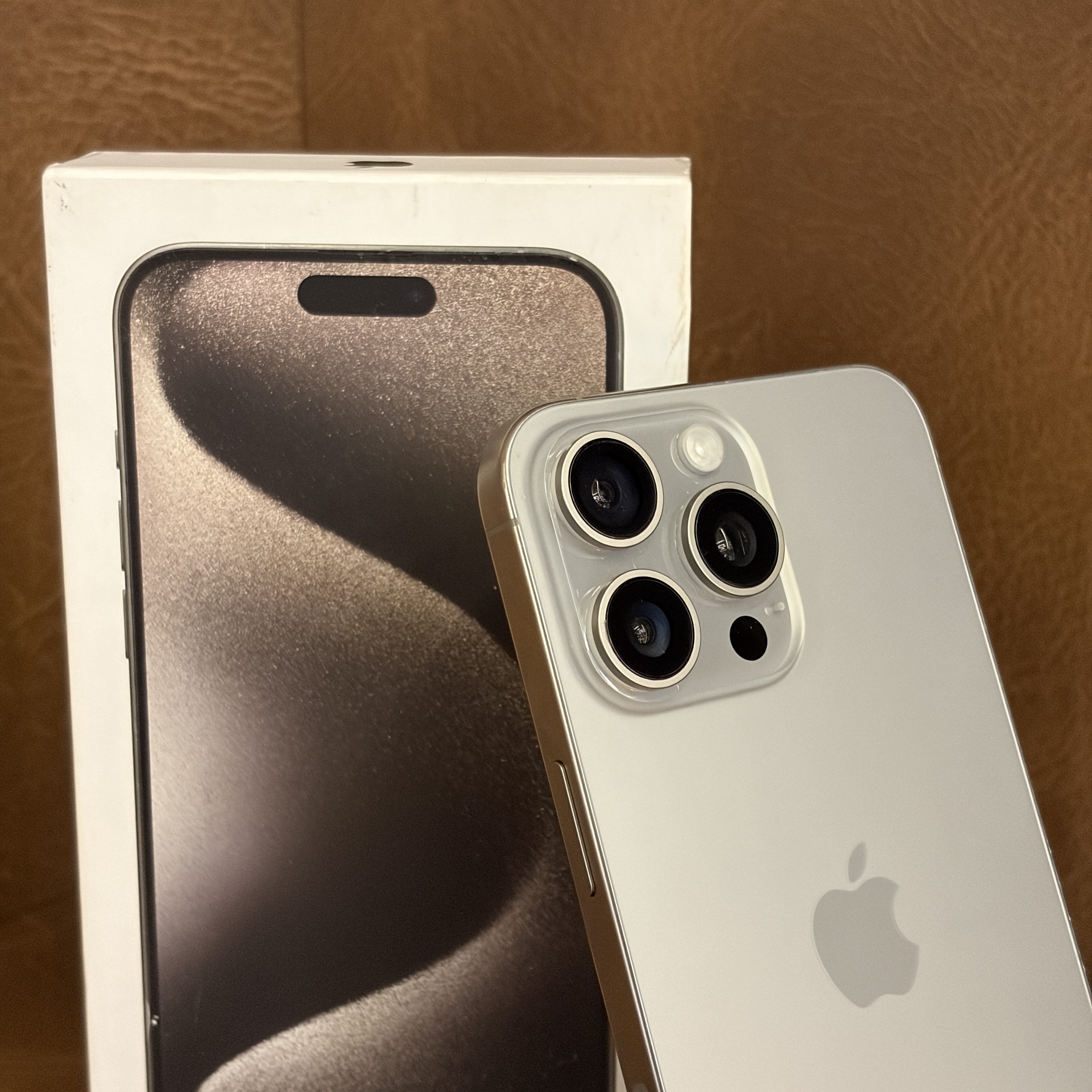 iPhone 15 Pro Max 256GB TITÂNIO NATURAL (seminovo) – LS