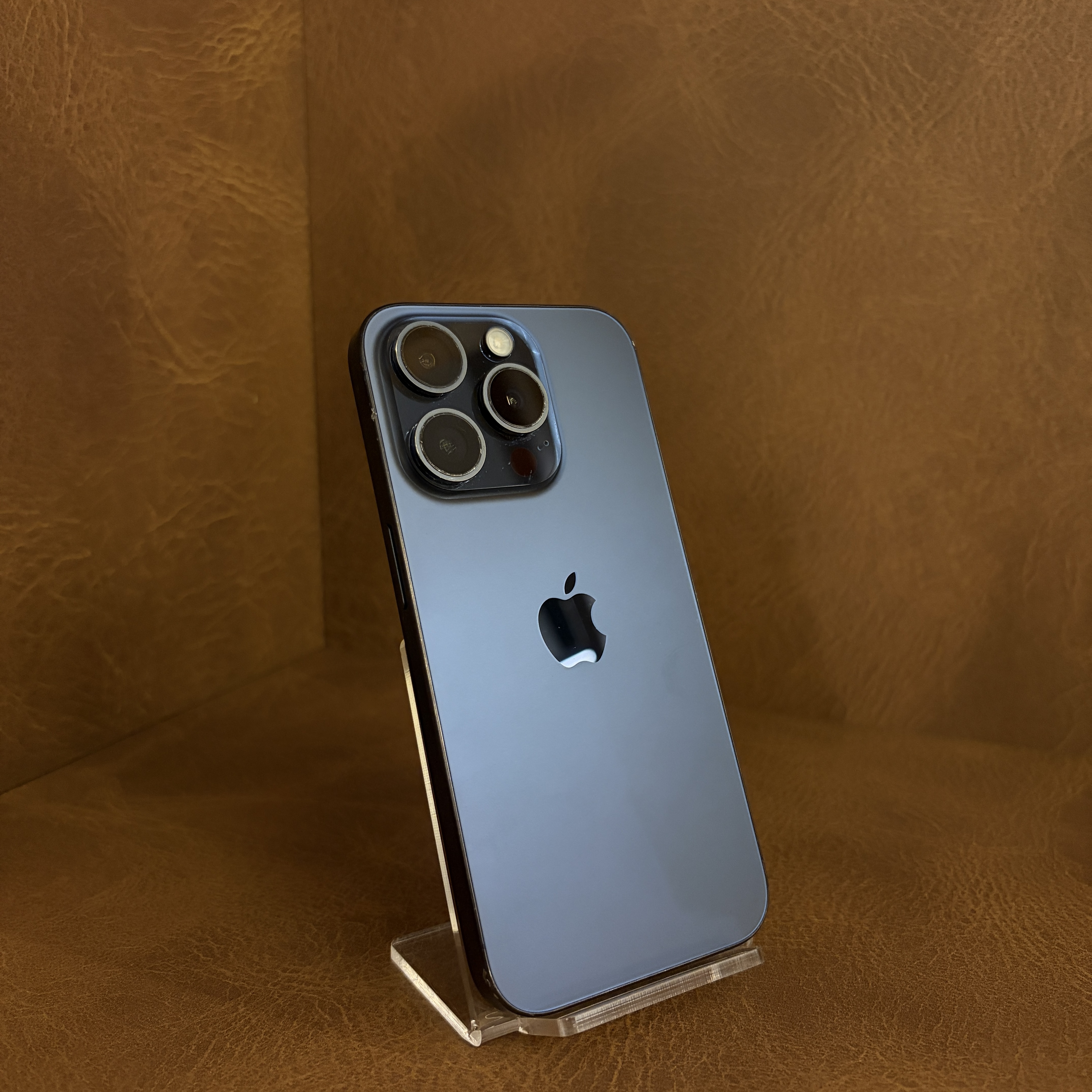 iPhone 15 Pro 256GB TITÂNIO AZUL (seminovo) – LS